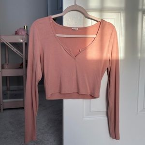 Garage Peach Split Neck Notched Short Long Sleeve Top Women’s Large